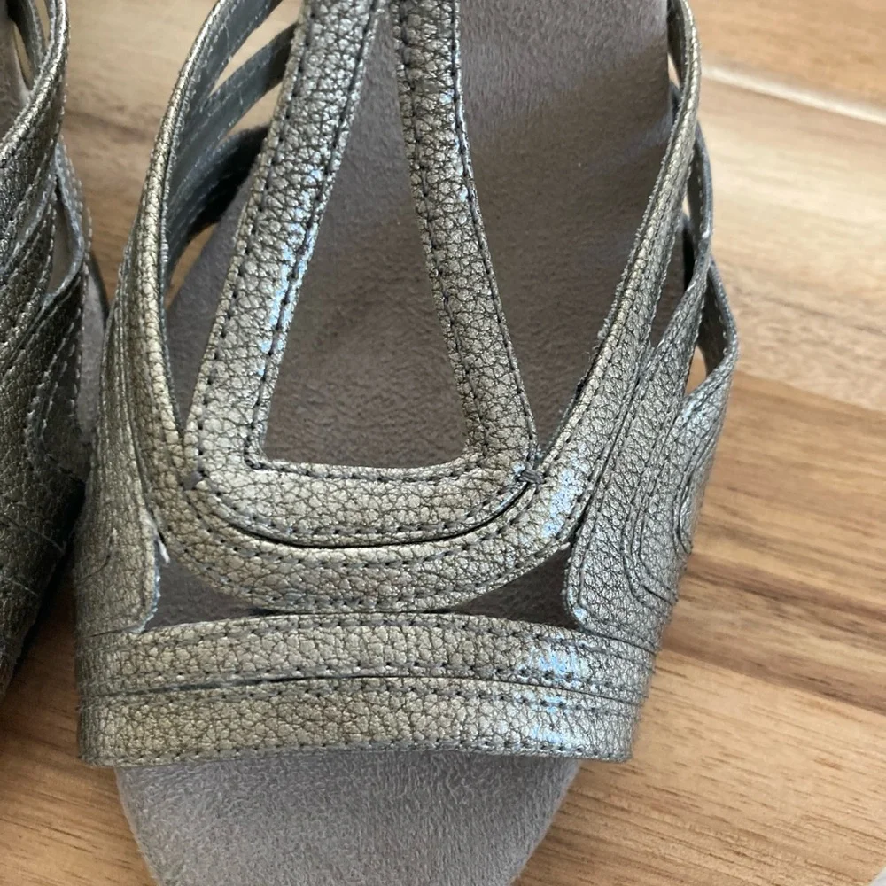 Aerosoles women’s silver kitten heel sandals, size 6.5 - Picture 6 of 8